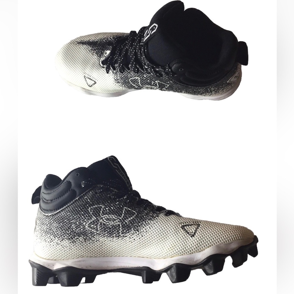 UNDER ARMOUR Boys size 6 Y SPOTLIGHT FRAN FOOTBALL CLEATS